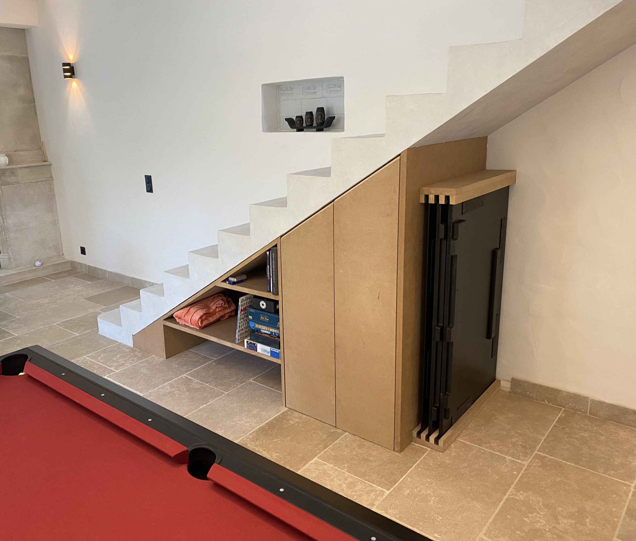 aménagement sous escalier Menuiserie aménagement et création Cavaillon
