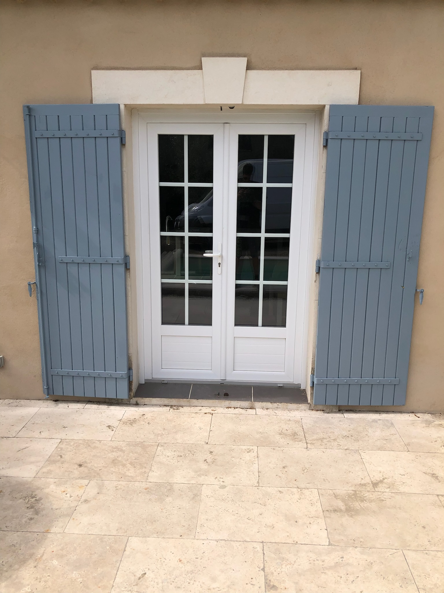 volet et porte fenêtre Menuiserie aménagement et création Cavaillon